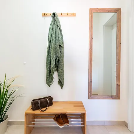 Days - One Bedroom With King Bed & Elevator In New Town