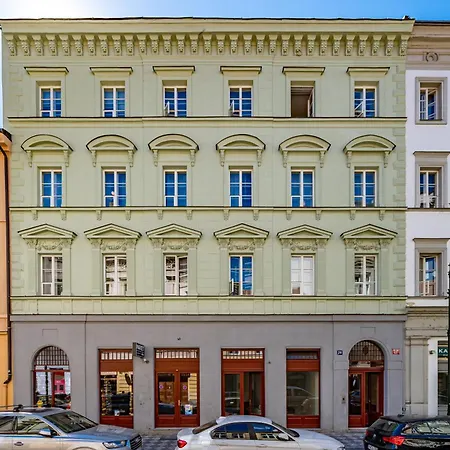 Apartamento Days - One Bedroom With King Bed & Elevator In New Town *